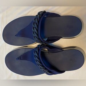 Fitflop blue chain flip flops